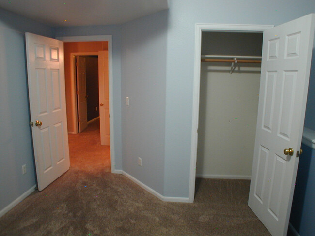 Building Photo - House For Lease