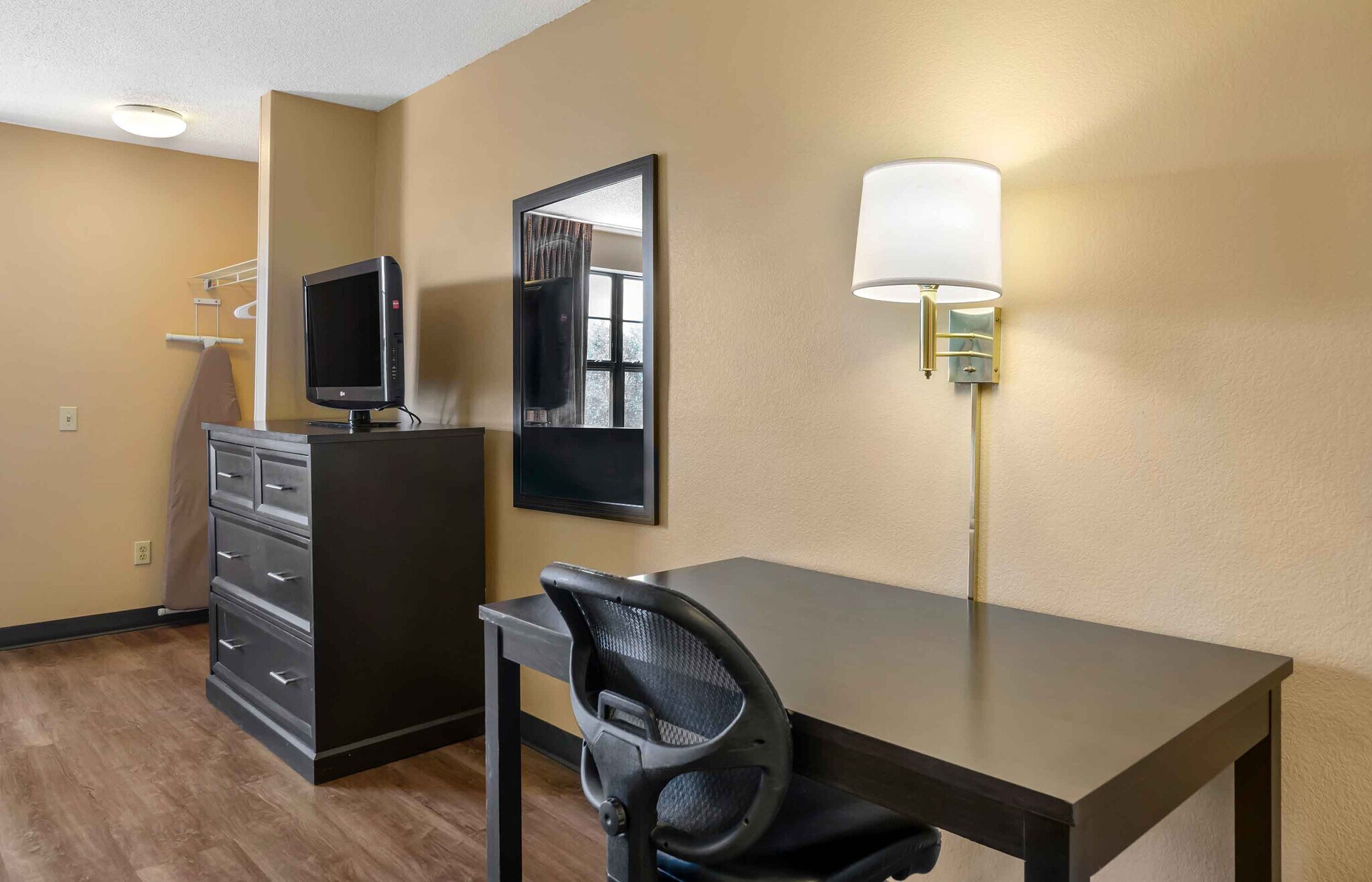 Building Photo - Furnished Studio-St. Petersburg - Clearwat...