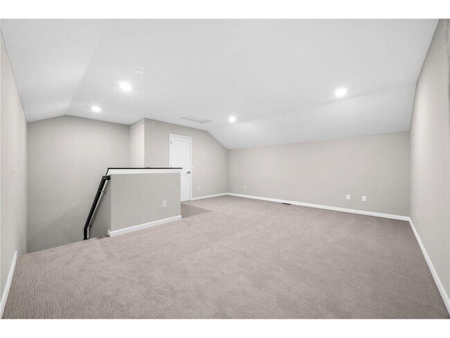 Building Photo - 2438 N Blossom Cir