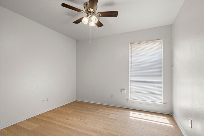 Building Photo - Beautifully Remodeled Duplex in Duncanville