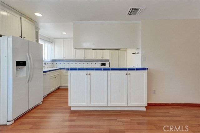 Building Photo - 1711 Grismer Ave