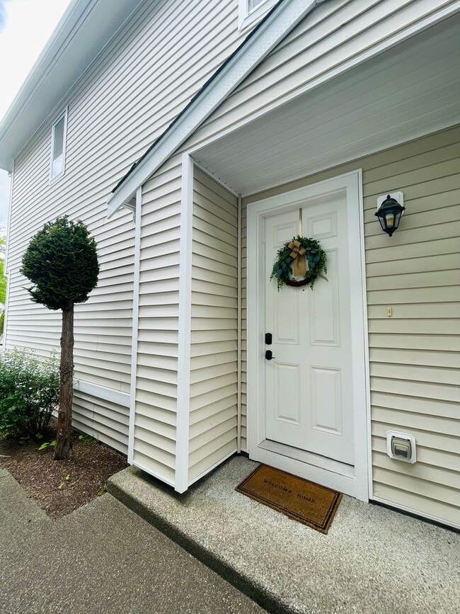 Primary Photo - DuPont 2 bedroom 2 bath townhome
