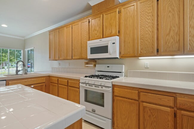 Building Photo - 300 Homewood Ct