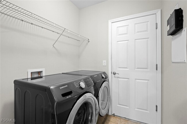 Building Photo - 4290 Dutchess Park Rd