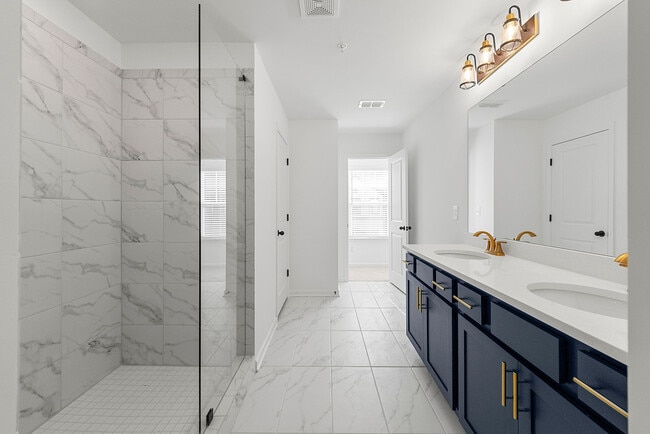 Building Photo - 714 Rhone St