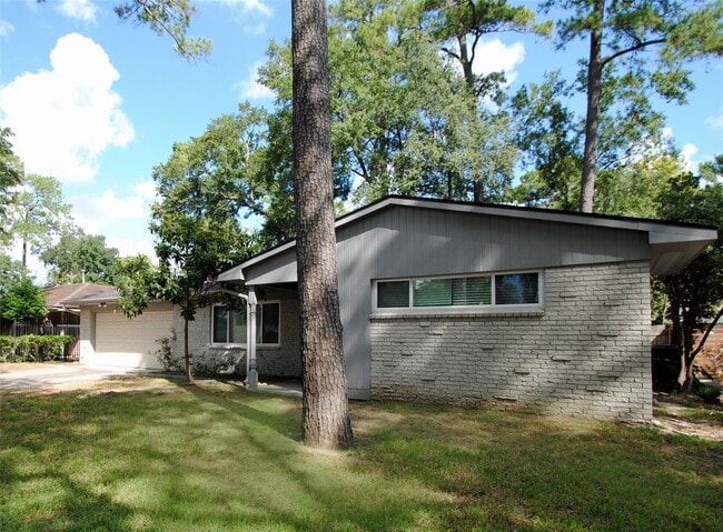 Building Photo - 10034 Cedardale Dr