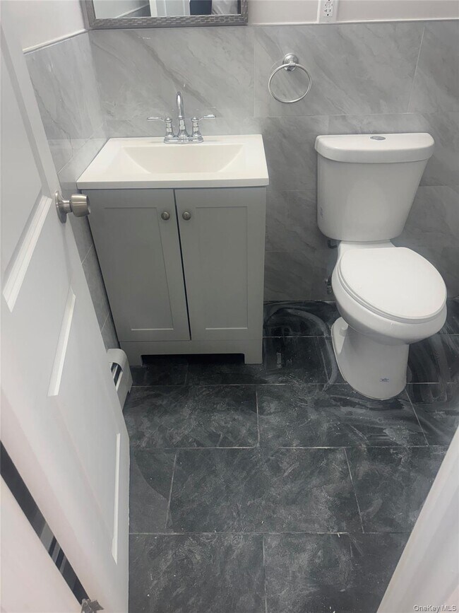 Building Photo - 1611 Research Ave