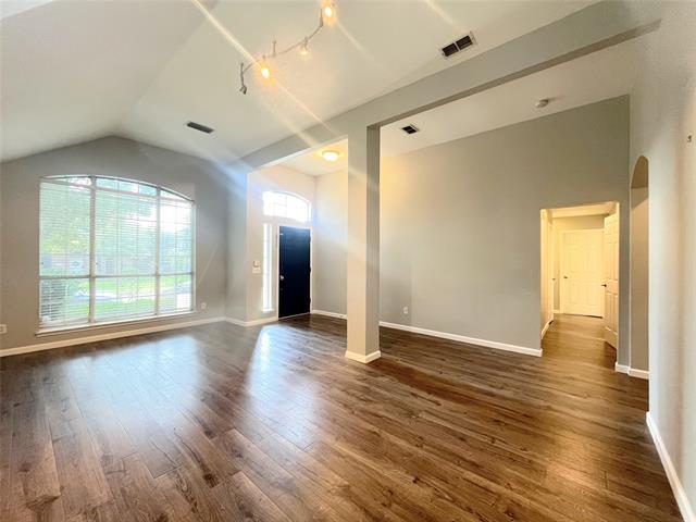 Building Photo - 5409 Highlands Dr