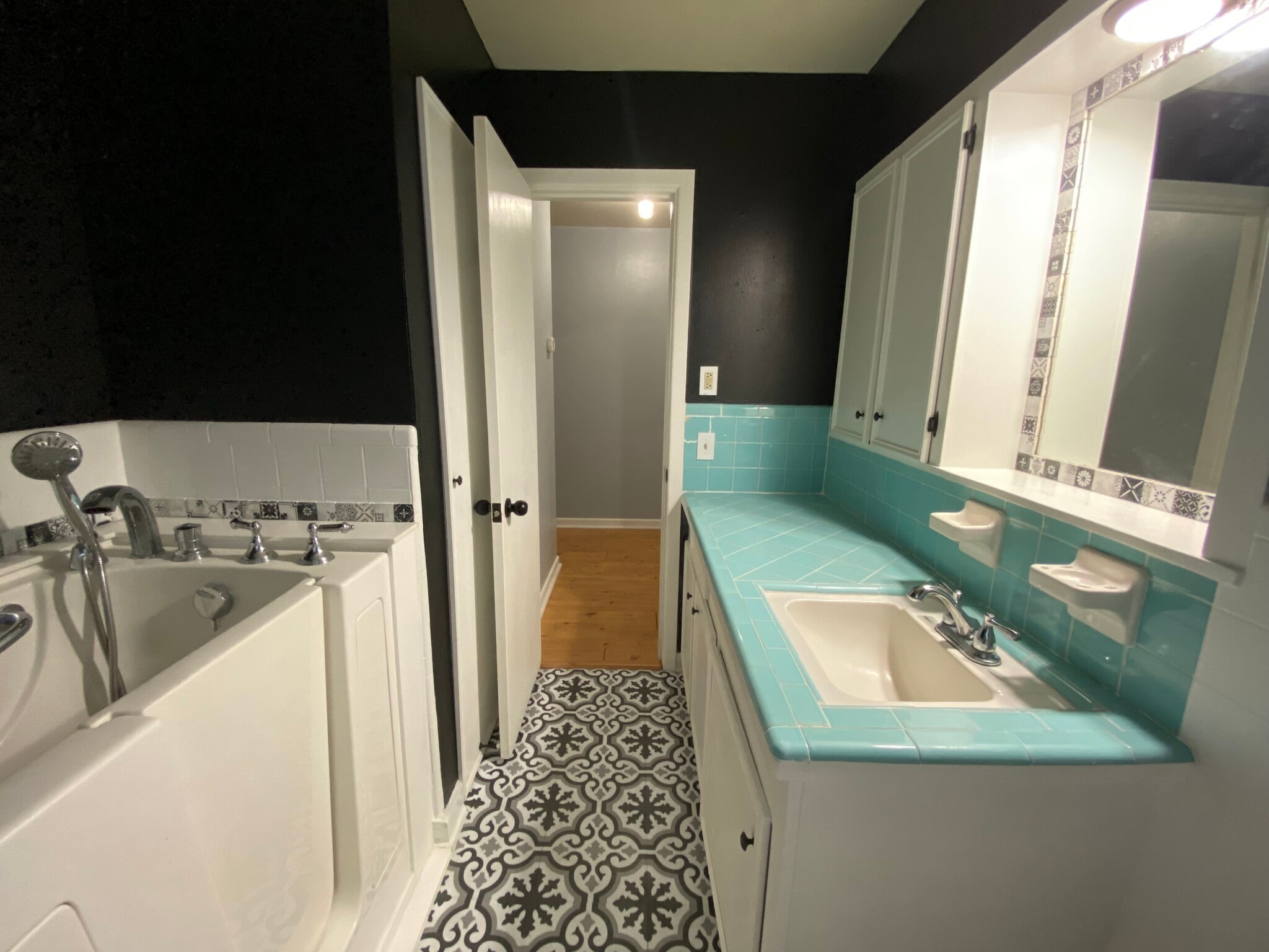 Bathroom - 2101 Palmore Rd