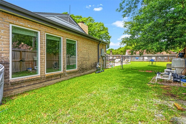 Building Photo - 1046 Apache Falls Dr