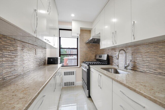 Building Photo - 65-30-65108 108th St