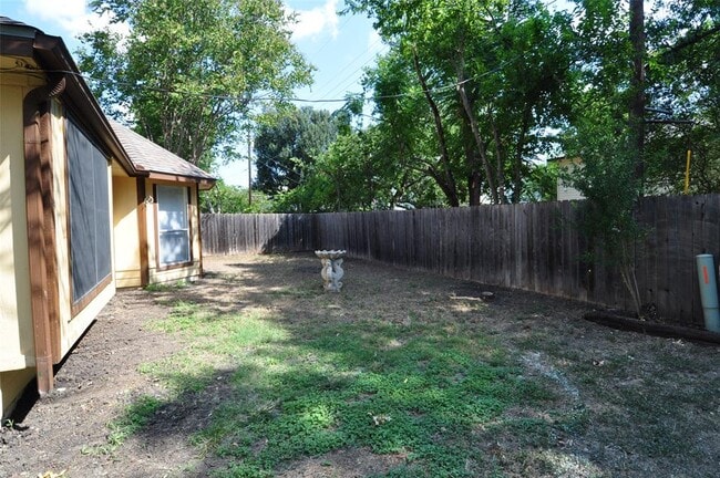 Building Photo - 17007 Simsbrook Dr