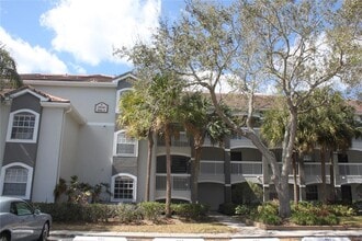 Building Photo - 13929 Fairway Island Dr
