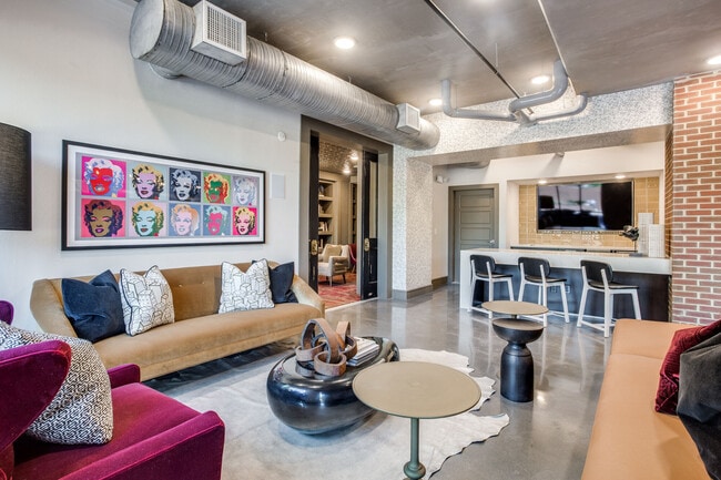 Interior Photo - Victor Prosper