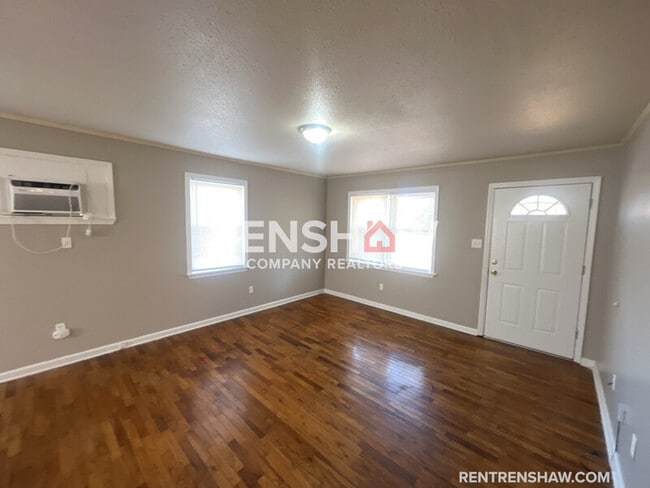 Building Photo - 17 Navy Dr