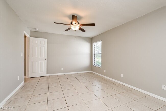 Building Photo - 219 SE 20th St