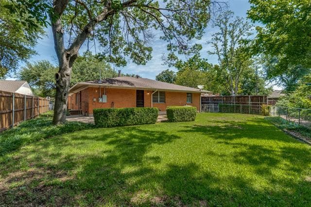 Building Photo - 7232 Syracuse Dr