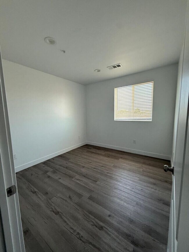 Building Photo - LANFRANCO(3743)