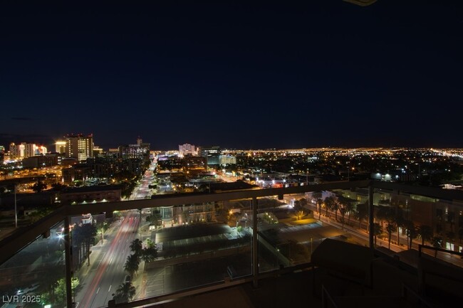 Building Photo - 900 S Las Vegas Blvd