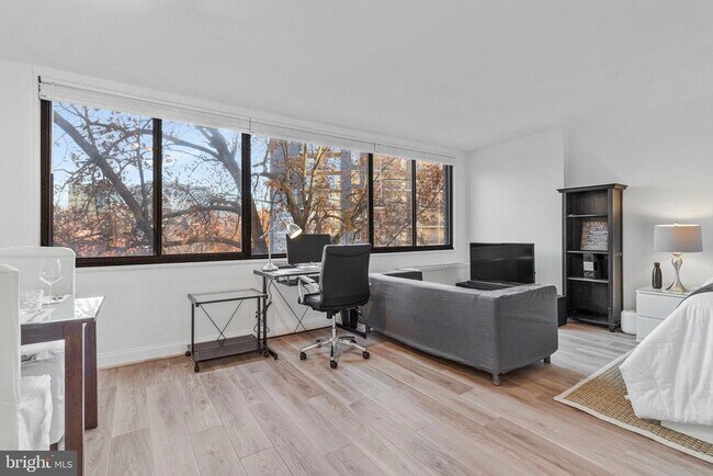 Building Photo - 2201 L St NW