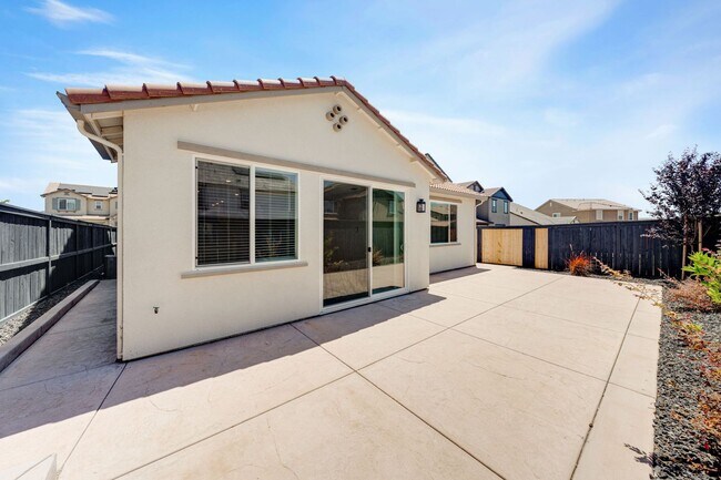 Building Photo - 2024-Built Sacramento Home with Modern Finishes & Private Backyard!