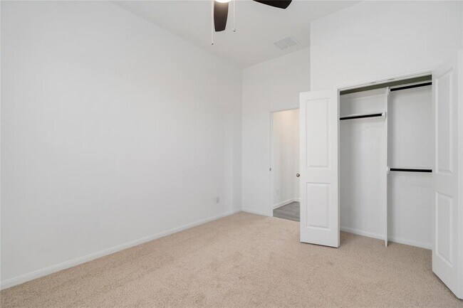 Building Photo - 6611 Canary Knl Ct