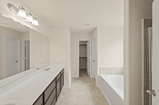 Building Photo - 16401 Olive Sparrow Dr