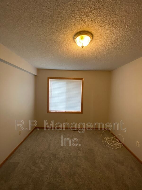 Building Photo - 15280 Lesley Ln