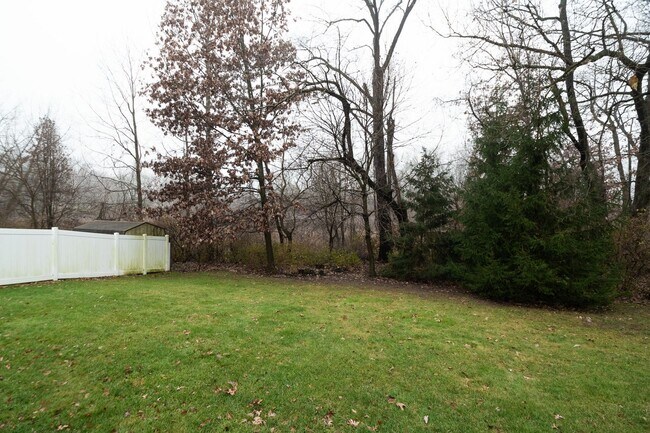 Building Photo - 4 bed 3 bath home in Valparaiso