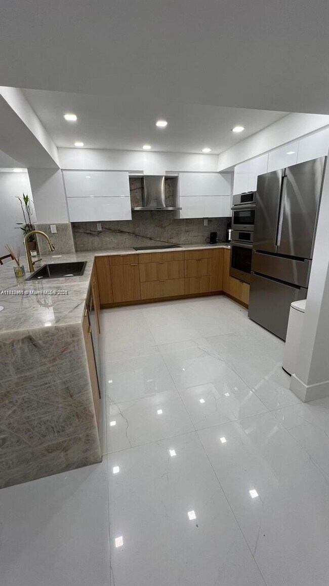 Building Photo - 3900 Galt Ocean Dr