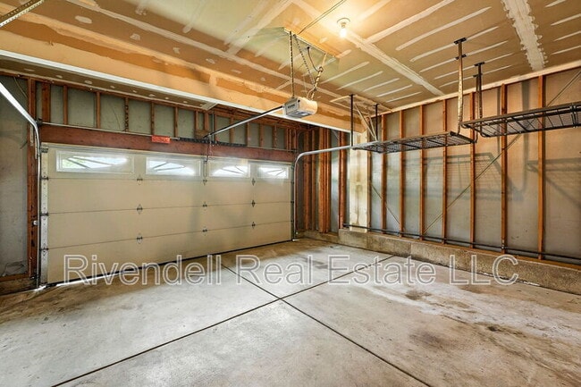 Building Photo - 5417 S Jericho St