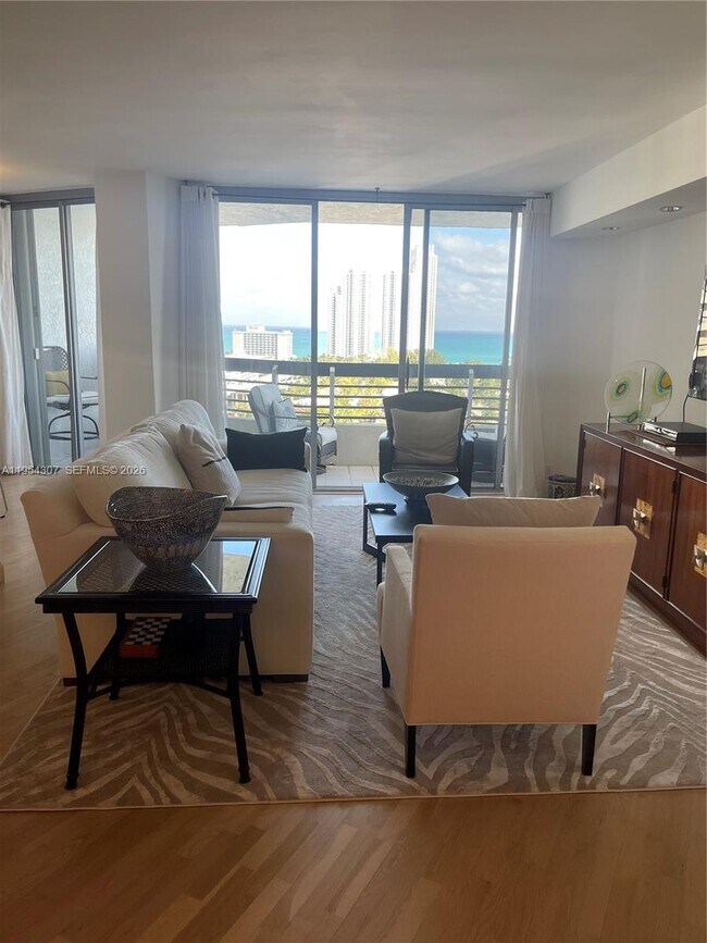 Building Photo - 19101 NE 36th Pl