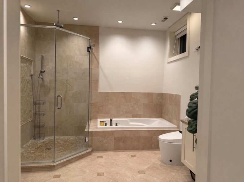 Building Photo - 4021 S Ellis Ave