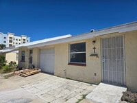 Building Photo - "2-Bedroom Villa in New Port Richey"