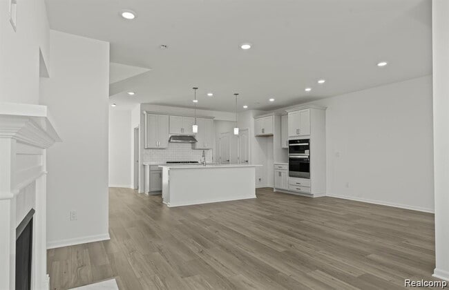 Building Photo - 5570 E Spaniel Dr