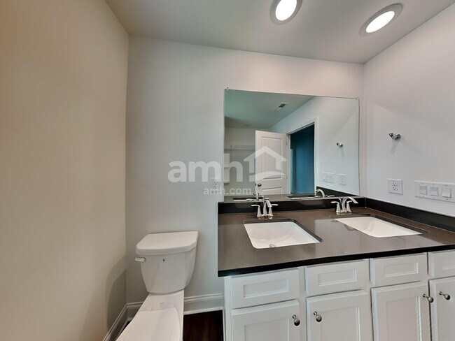 Building Photo - 108 Spruce Cir