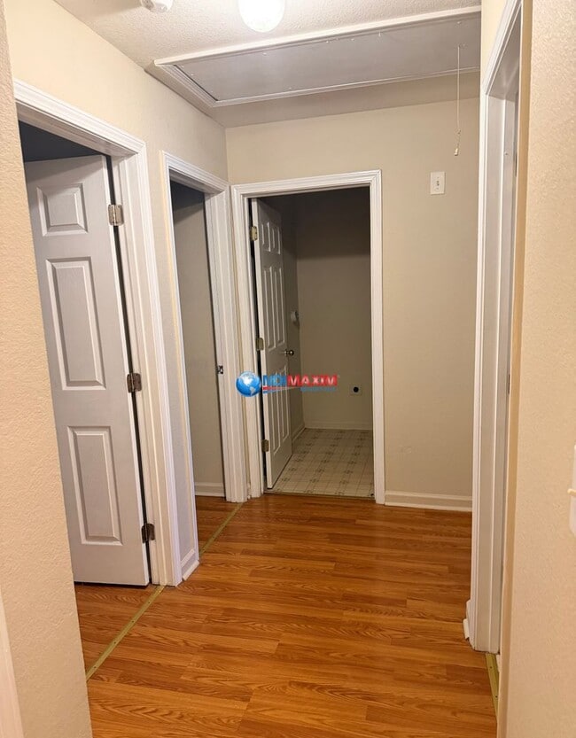 Building Photo - Spacious 3-bedroom townhouse in Riverdale