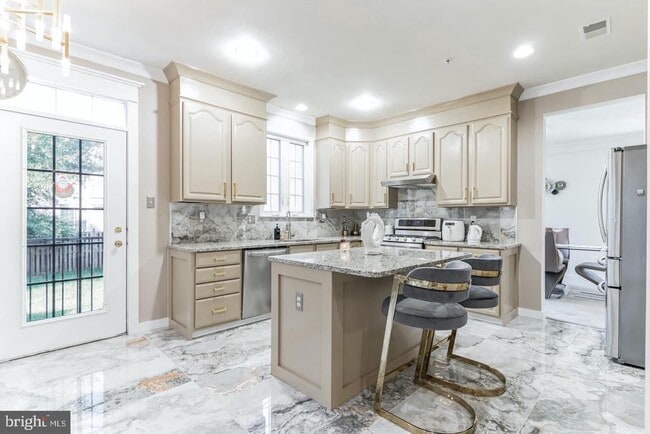 Building Photo - 2213 Herring Creek Dr