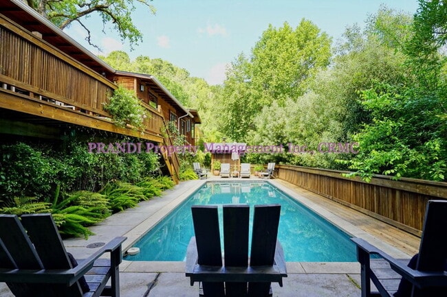 Building Photo - 22 Madrone Ct