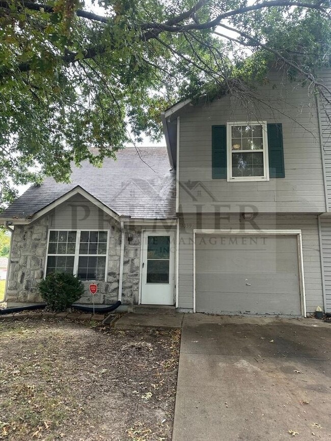 Building Photo - 1039 Dean Dr
