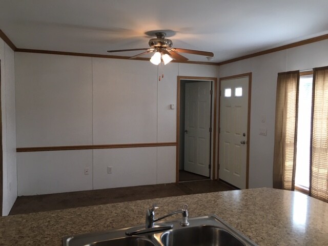 Building Photo - 115 Sharon Rd