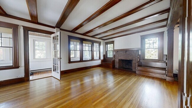 Building Photo - 113 Cushing Ave