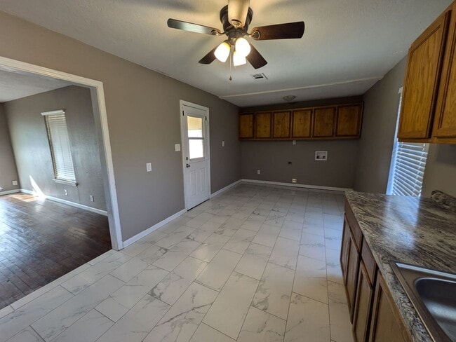 Building Photo - 3486 Westmoreland Ave