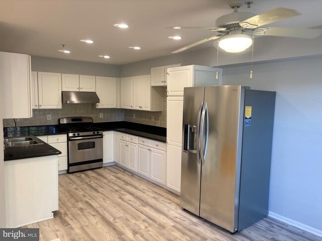 Building Photo - 15115 Deer Valley Terrace