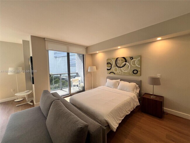 Building Photo - 31 SE 6th St