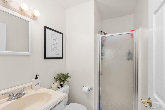 Building Photo - 702 Somerset Knoll