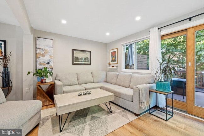 Building Photo - 3772 Sudley Ford Ct