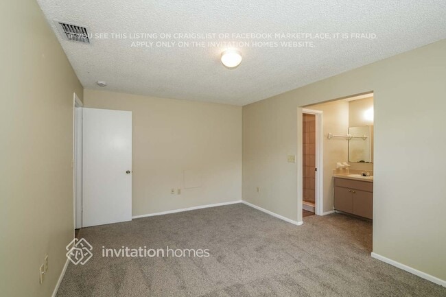 Building Photo - 7509 Willow Wisp Dr E