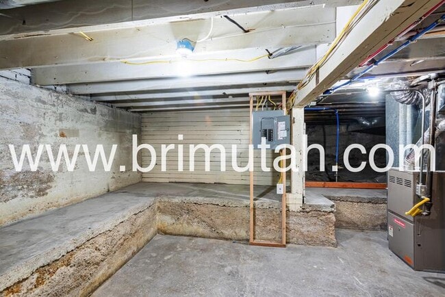 Building Photo - Noble Place 766 E. 800 S.