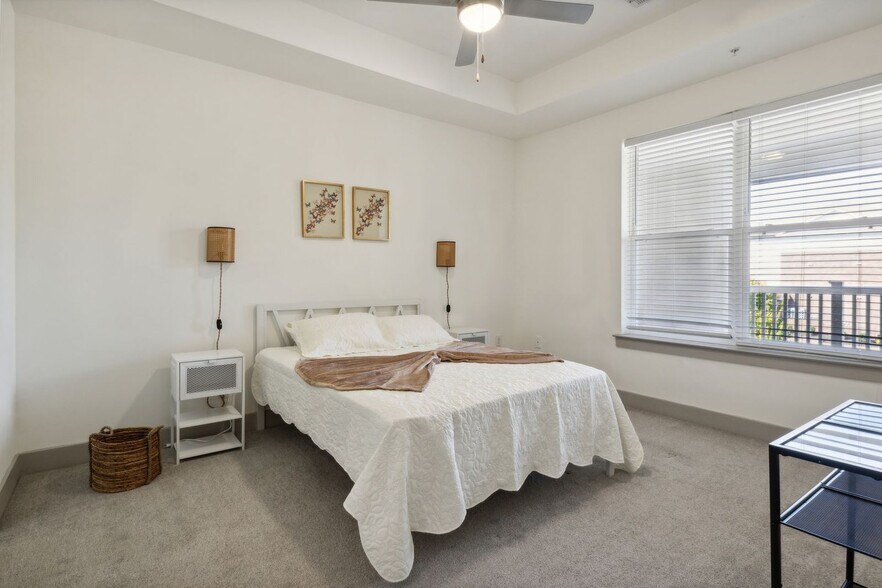 Building Photo - 11618 Vista Terrace Way-SI FL3-ID1612940P
